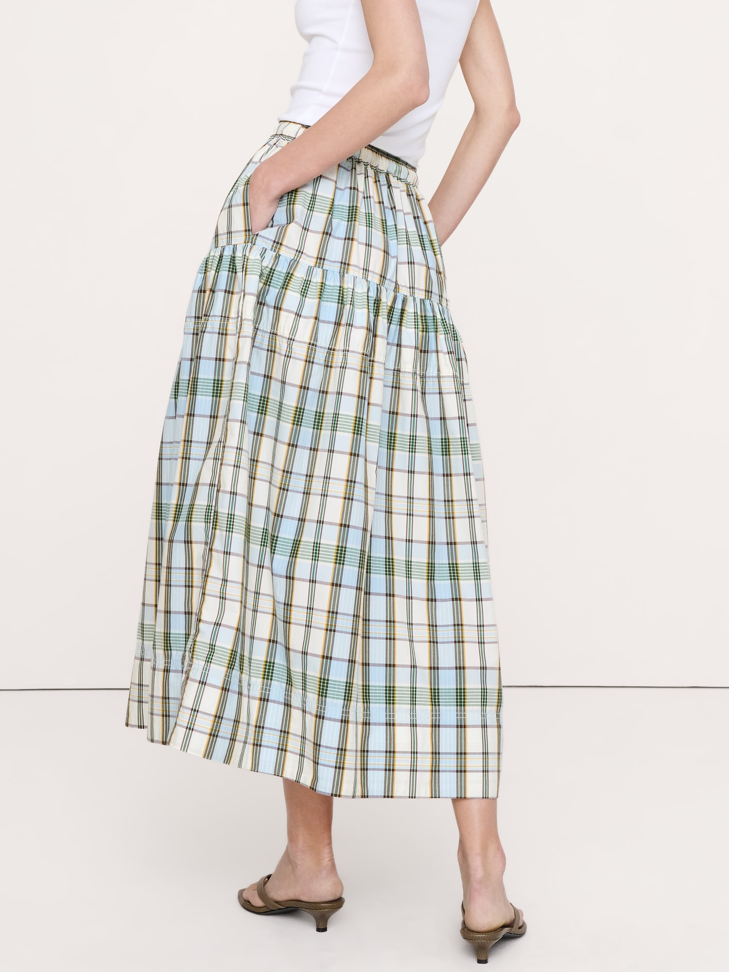 L'image numéro 7 présente Jupe mi-longue étagée en popeline de coton