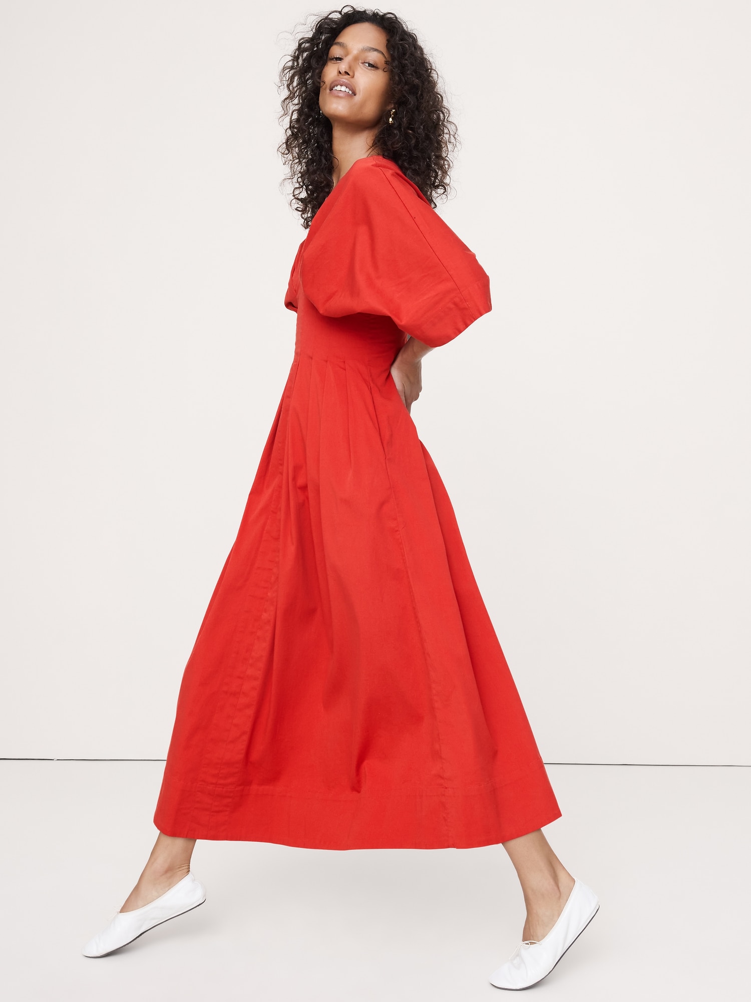 L'image numéro 3 présente Robe longue à plis en coton extensible