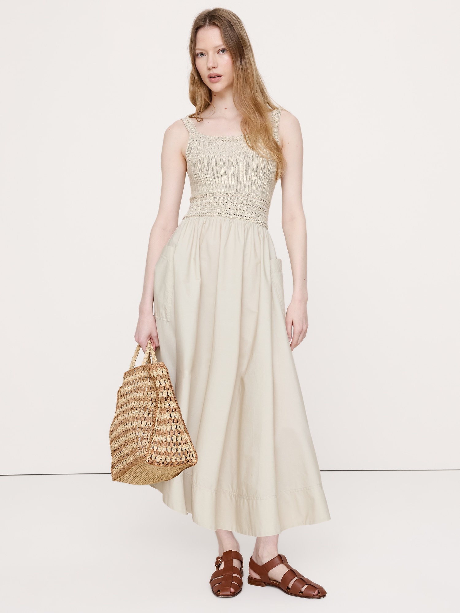 L'image numéro 1 présente Robe mi-longue en popeline de coton et au crochet