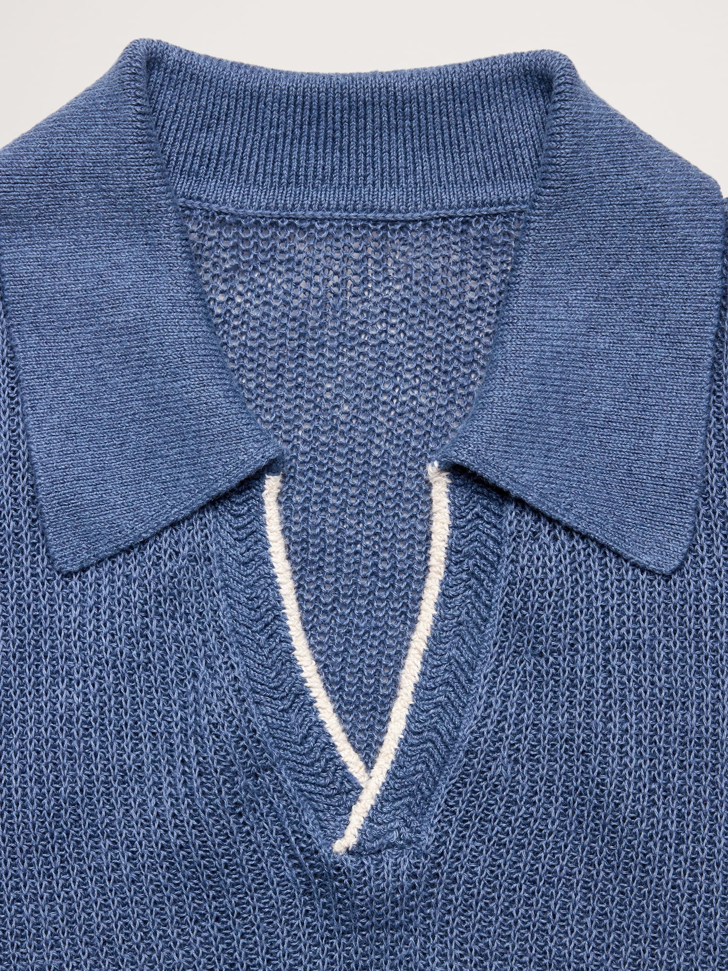 L'image numéro 5 présente Polo en lin et coton à col polo tricoteuse