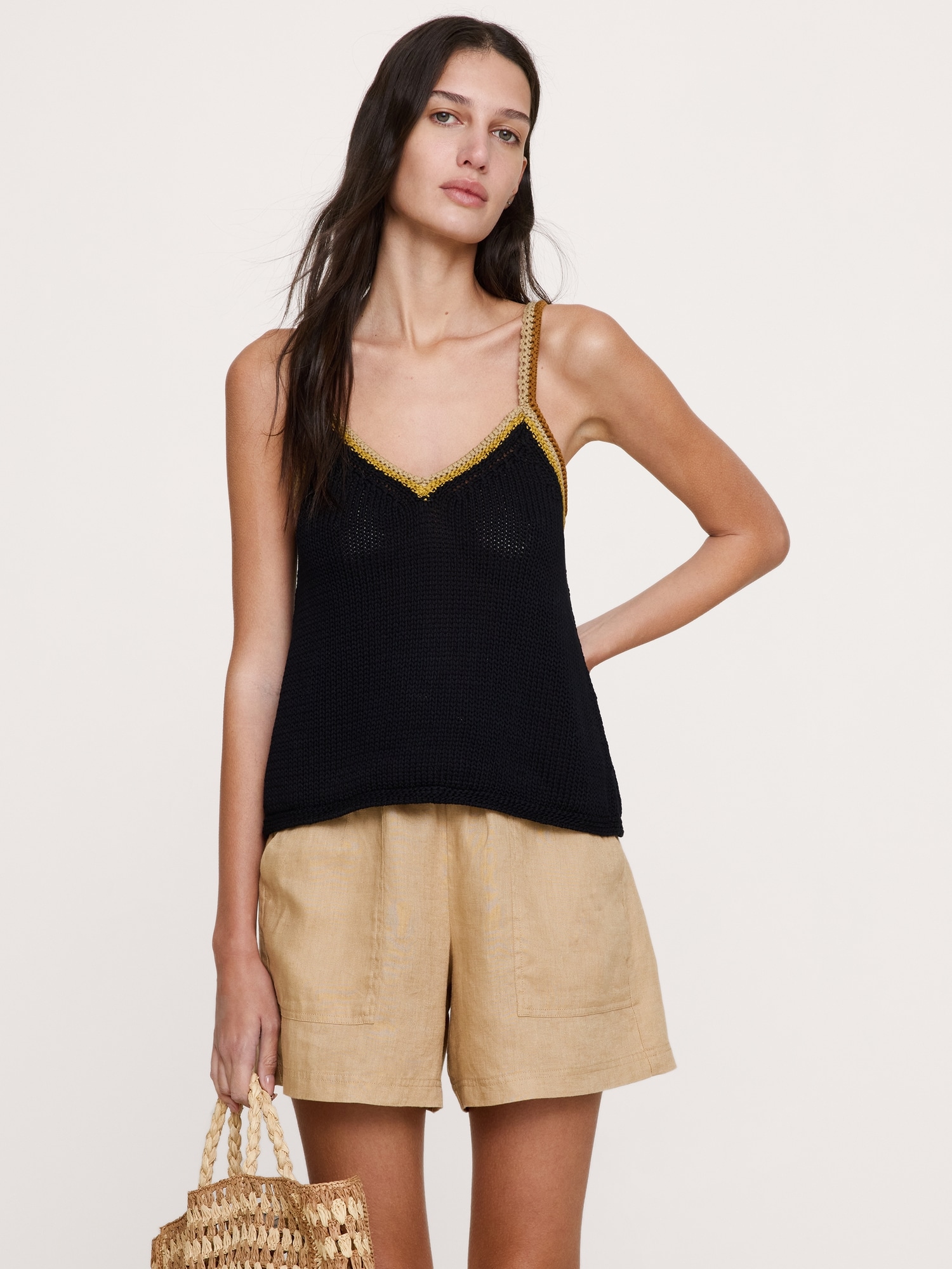 L'image numéro 1 présente Camisole à encolure en V en tricot de coton littoral