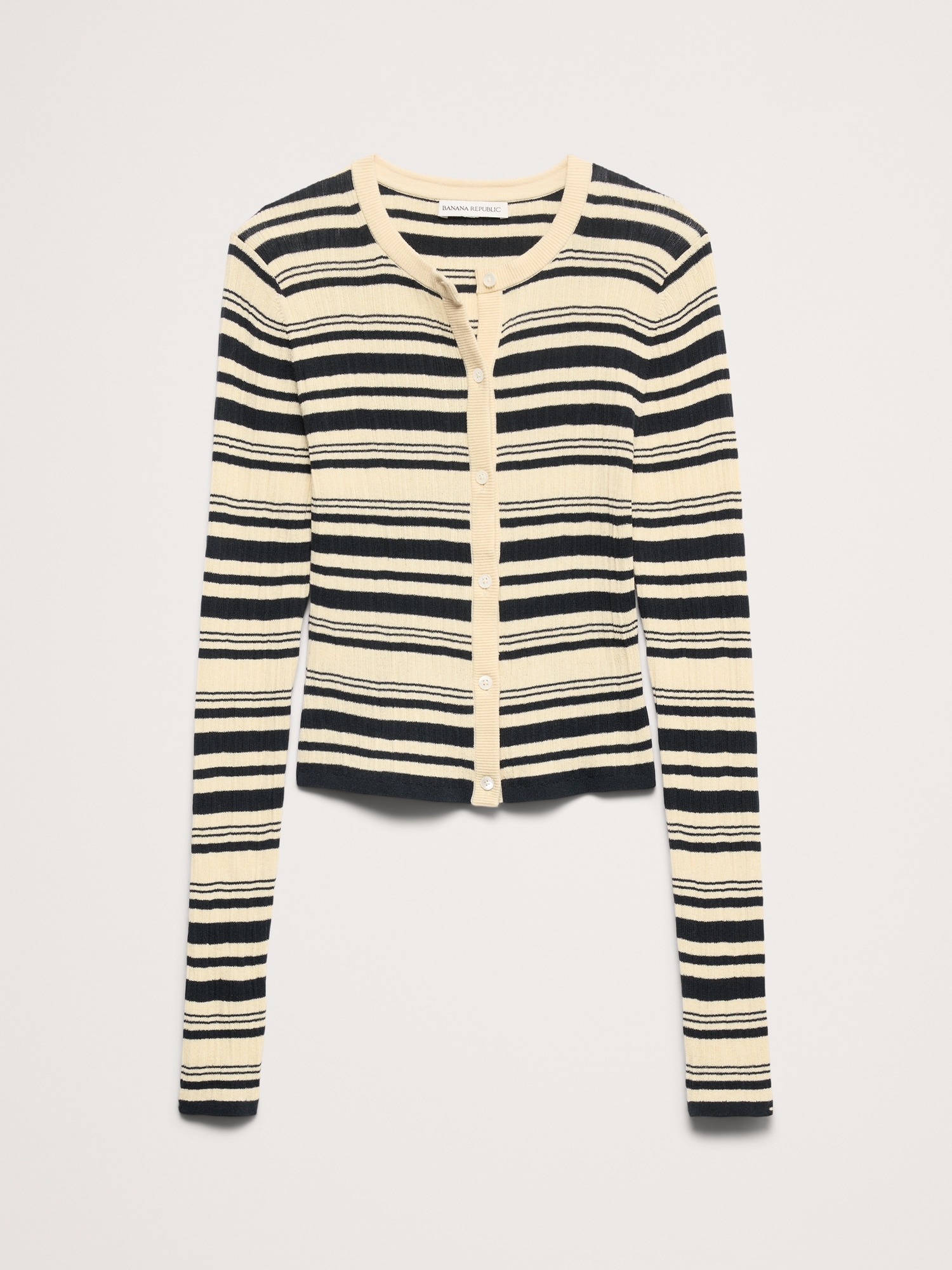 L'image numéro 5 présente Cardigan court en tricot froissé