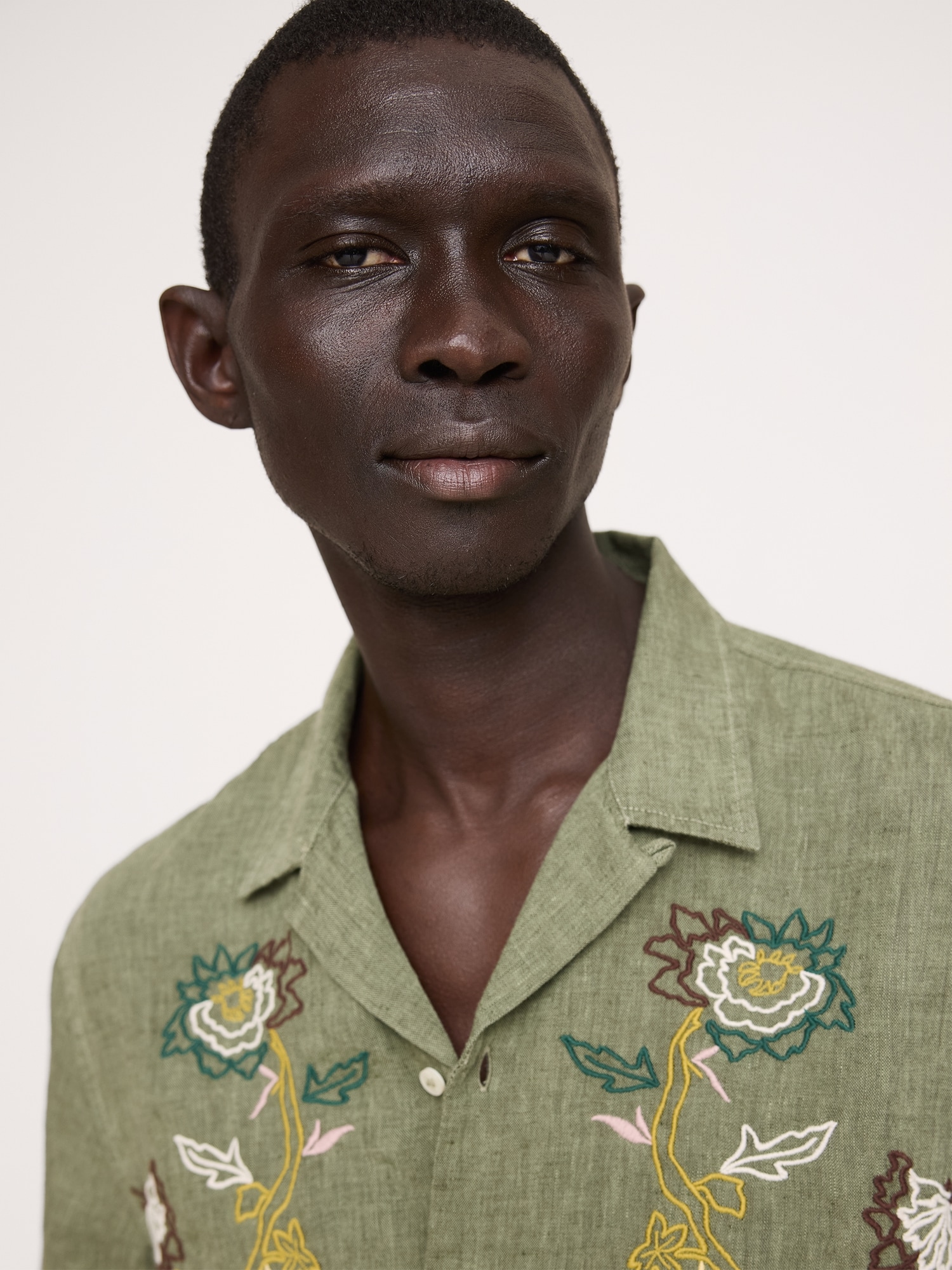 Image number 3 showing, Standard-Fit Embroidered Linen Resort Shirt