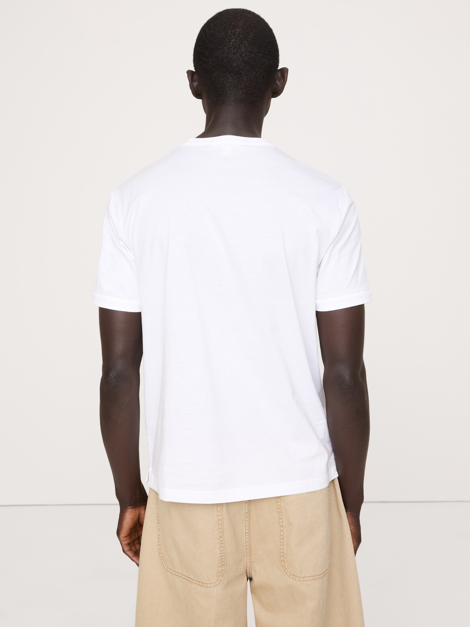 L'image numéro 2 présente T-shirt ras du cou en coton soyeux
