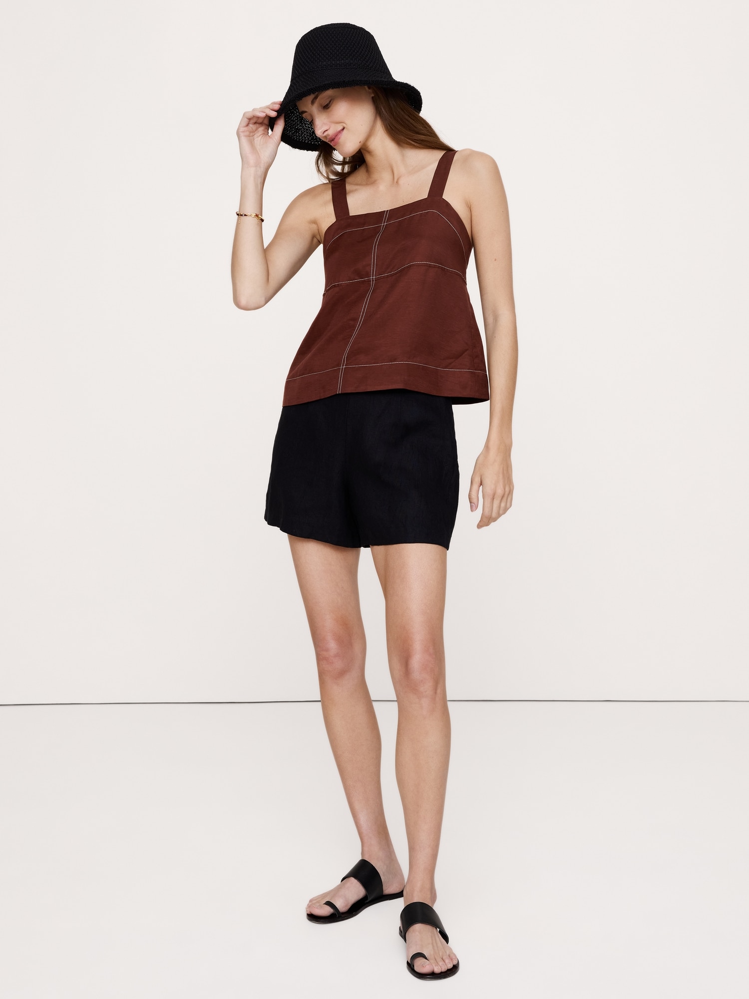 L'image numéro 5 présente Camisole en lin et viscose