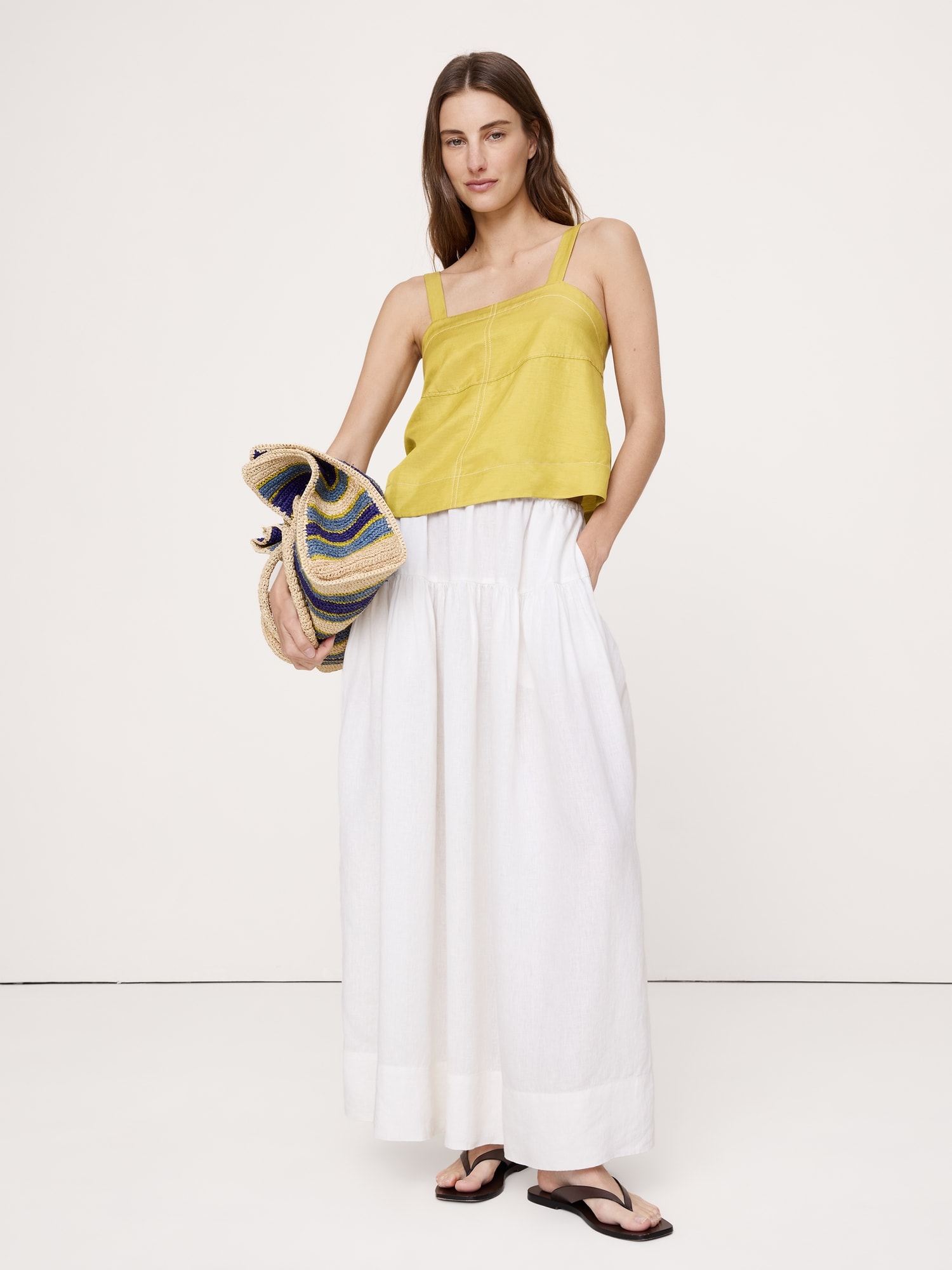 L'image numéro 4 présente Camisole en lin et viscose