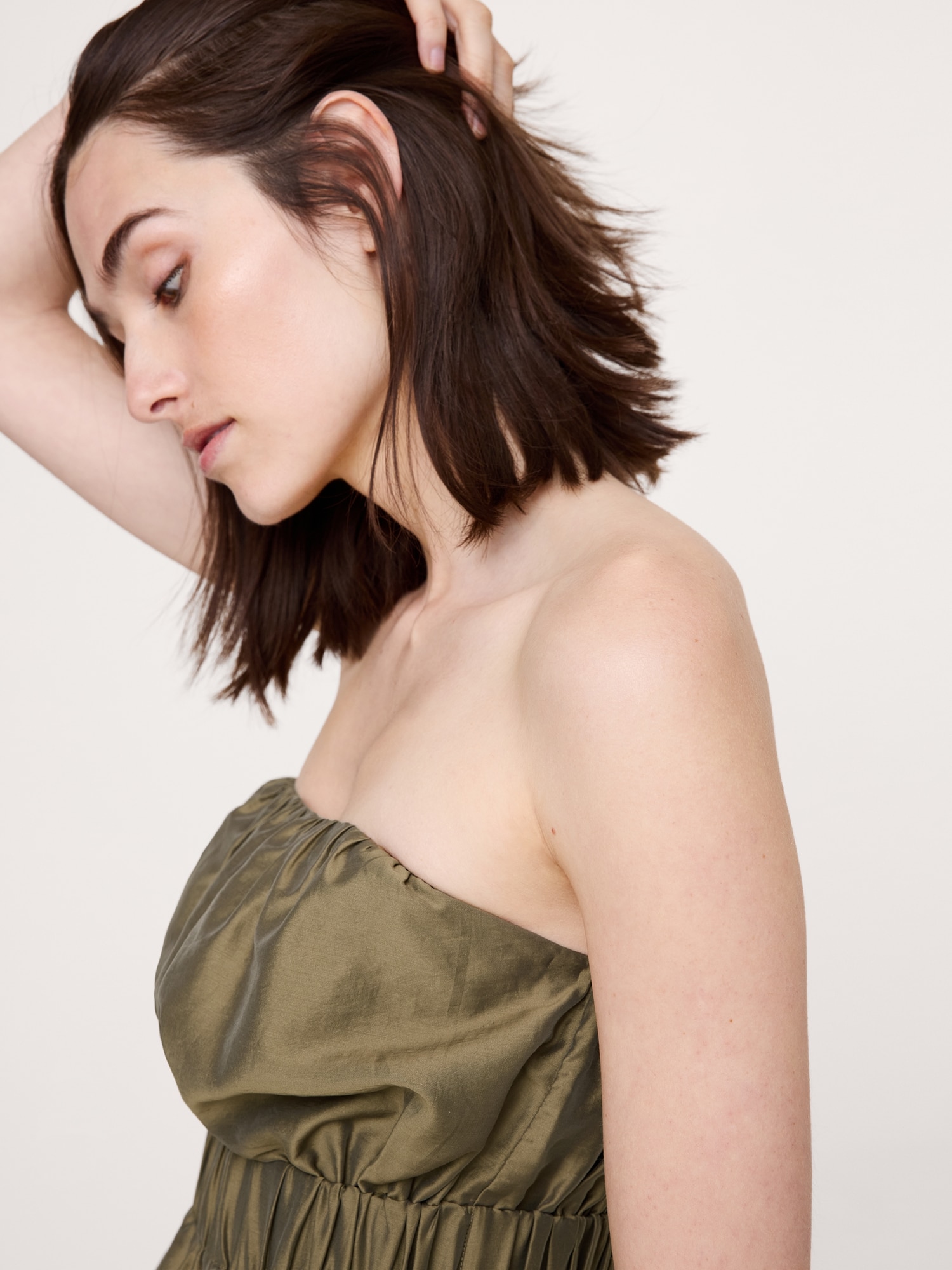 L'image numéro 3 présente Haut sans bretelles à basque en TENCEL™ et nylon