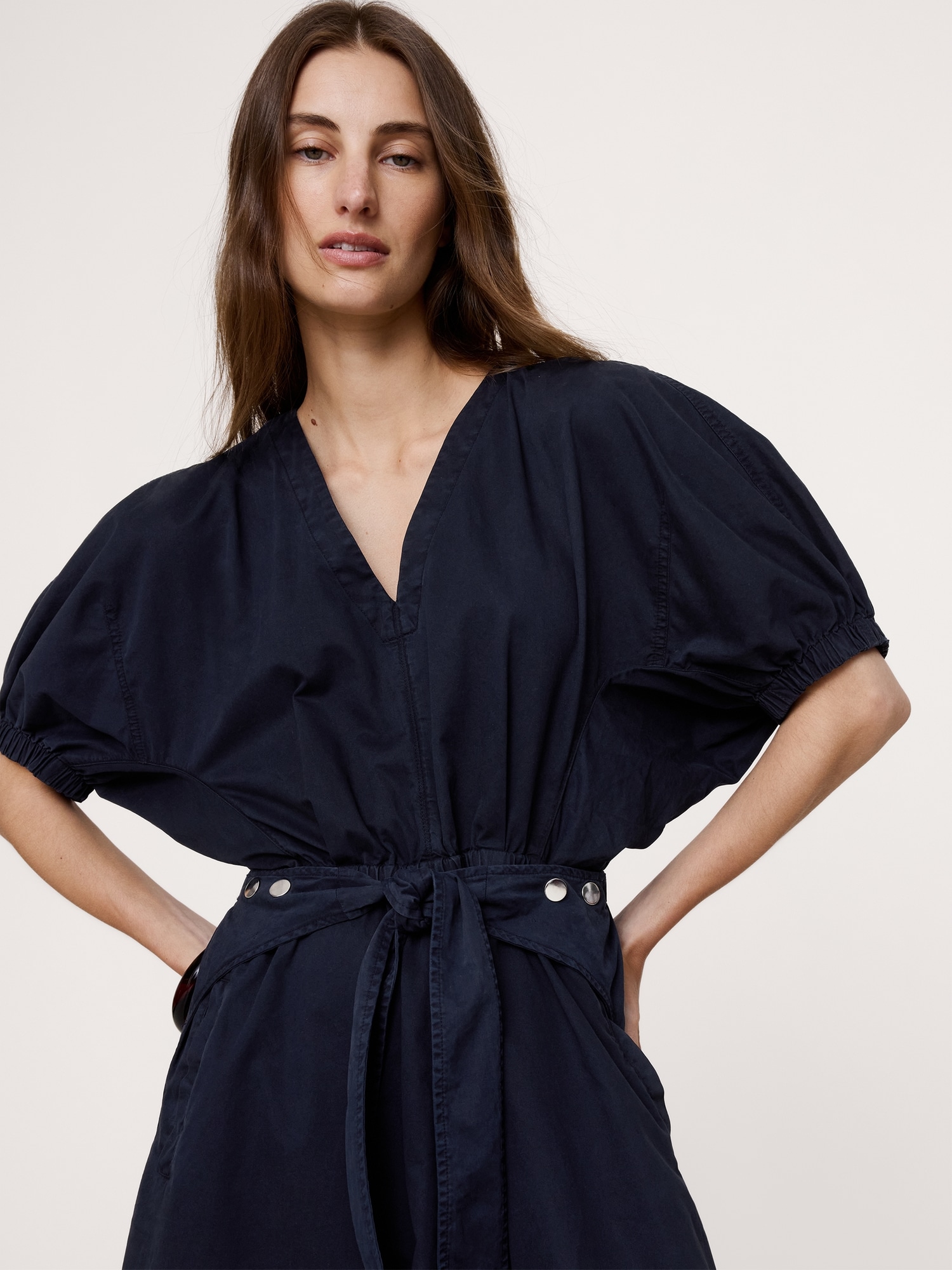 L'image numéro 6 présente Robe mi-longue à manches bouffantes en sergé de coton