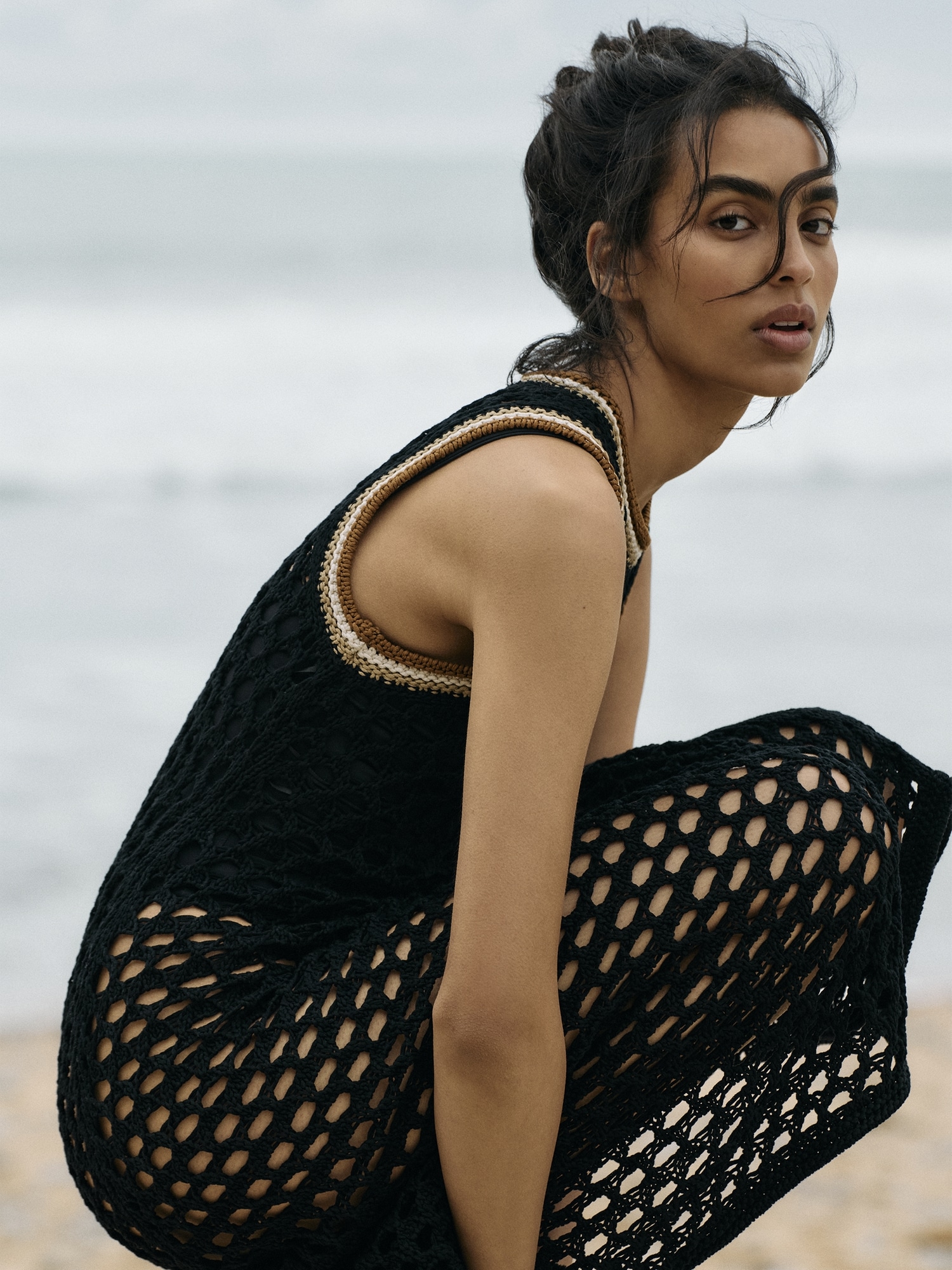 L'image numéro 6 présente Robe longue en coton au crochet