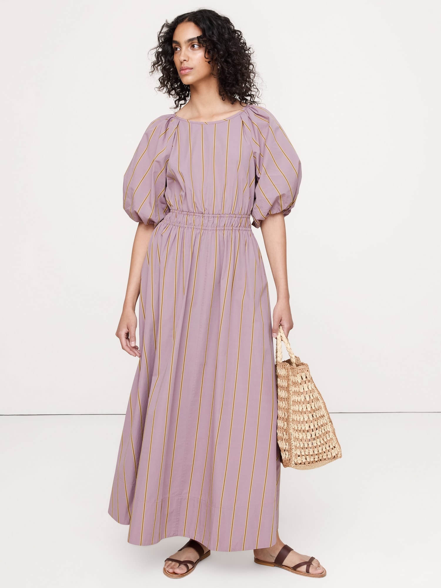 L'image numéro 1 présente Robe longue à manches bouffantes en popeline de coton