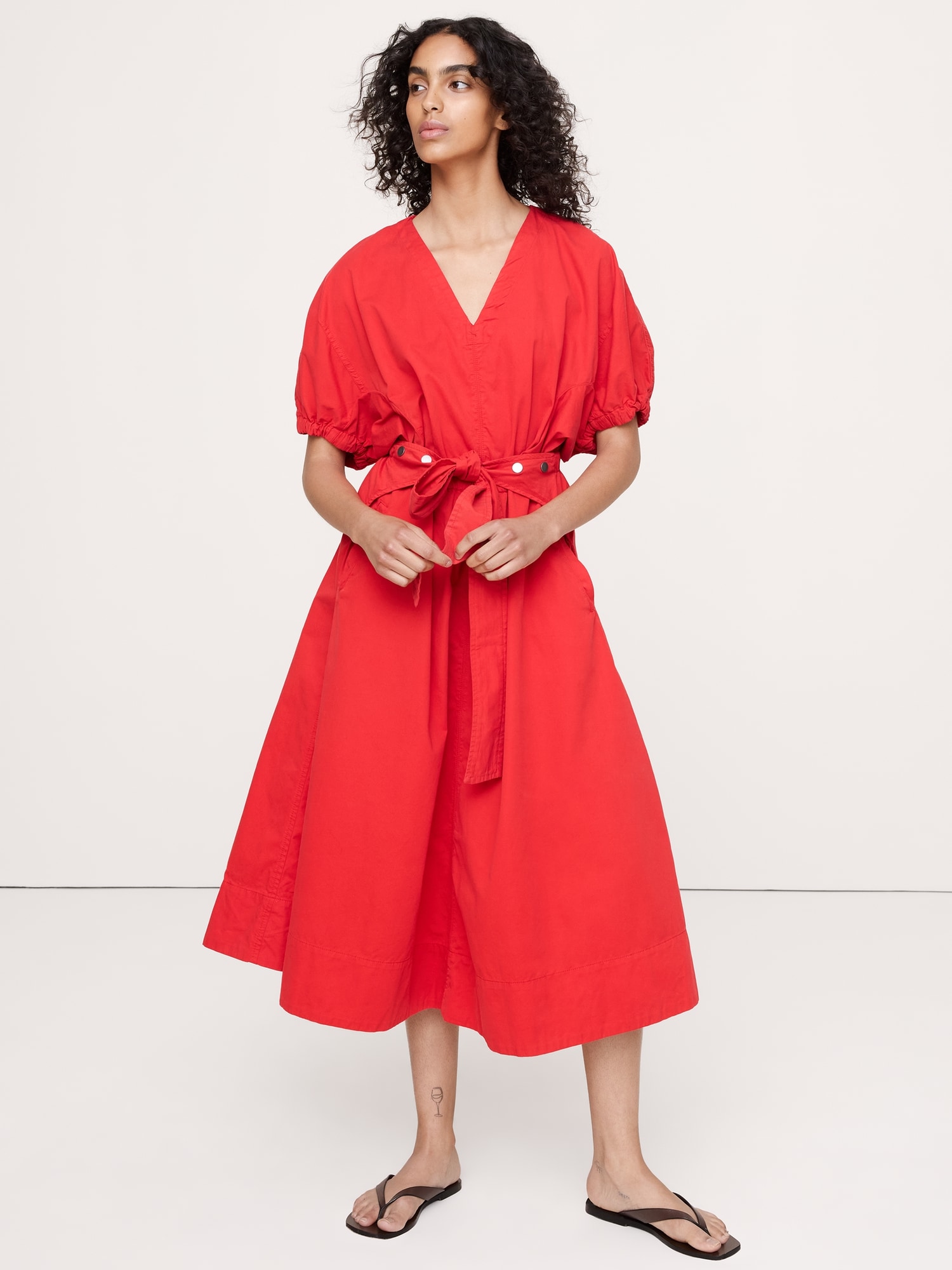 L'image numéro 1 présente Robe mi-longue à manches bouffantes en sergé de coton