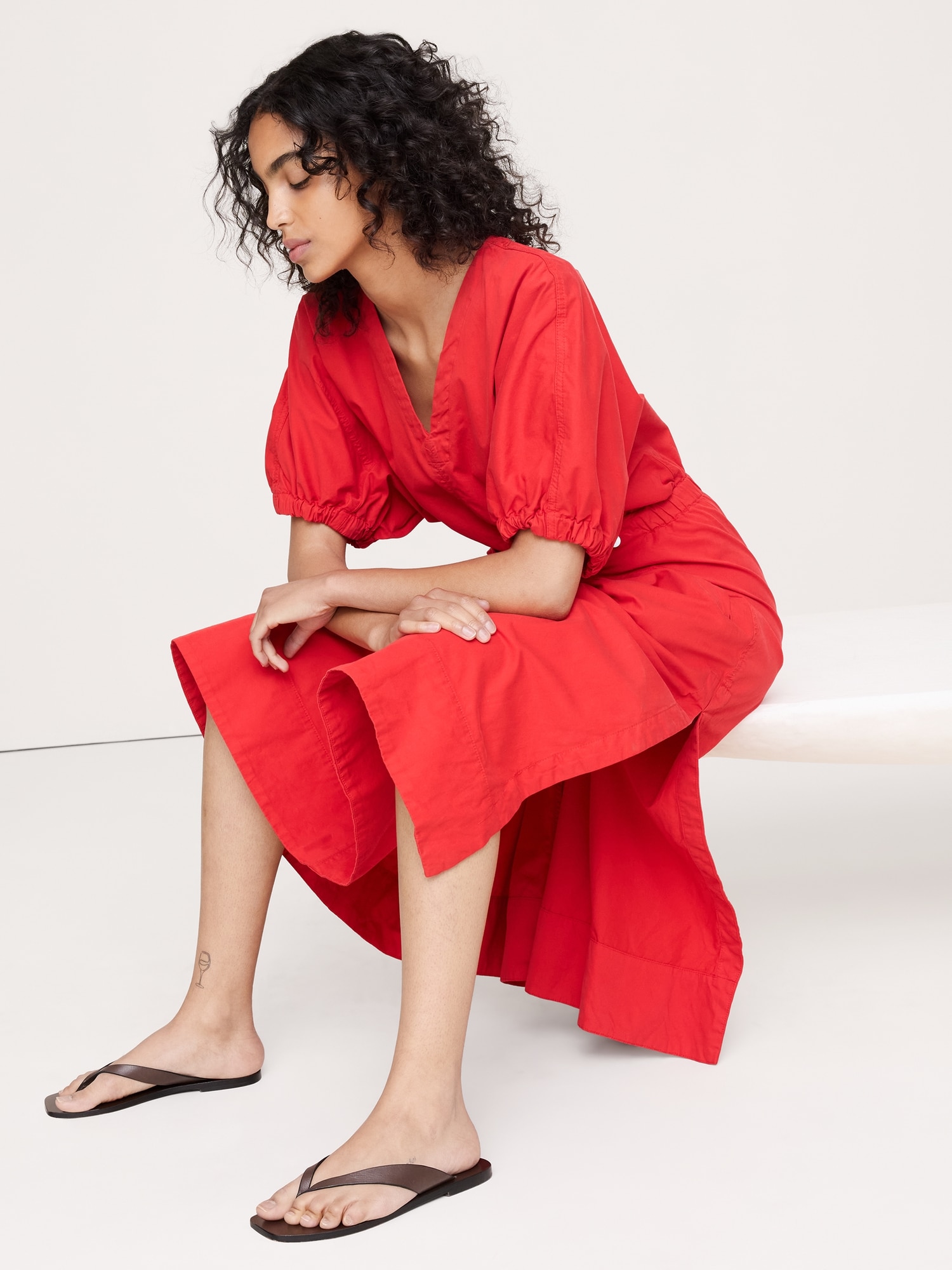 L'image numéro 4 présente Robe mi-longue à manches bouffantes en sergé de coton