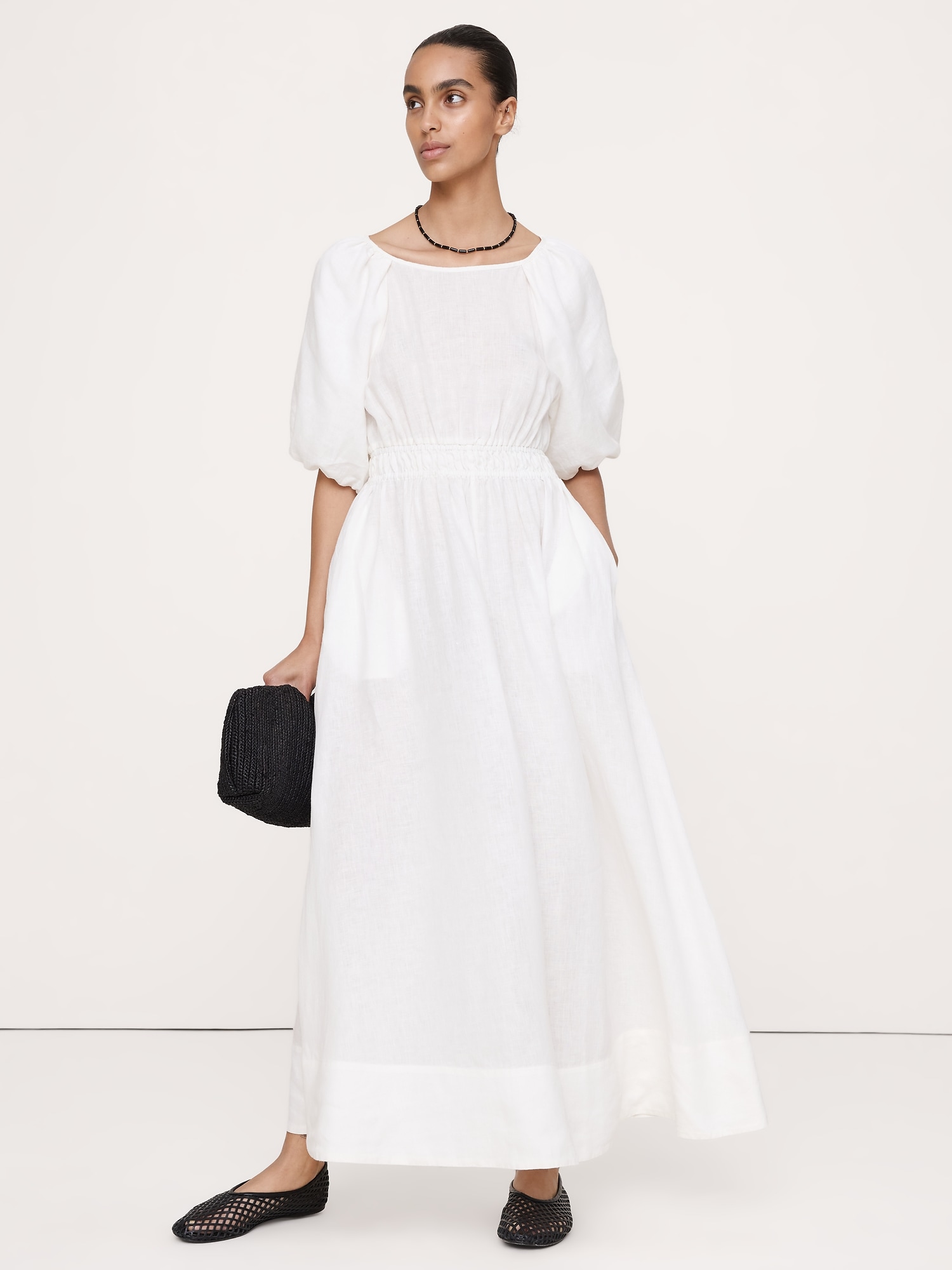 L'image numéro 1 présente Robe longue à manches bouffantes en lin