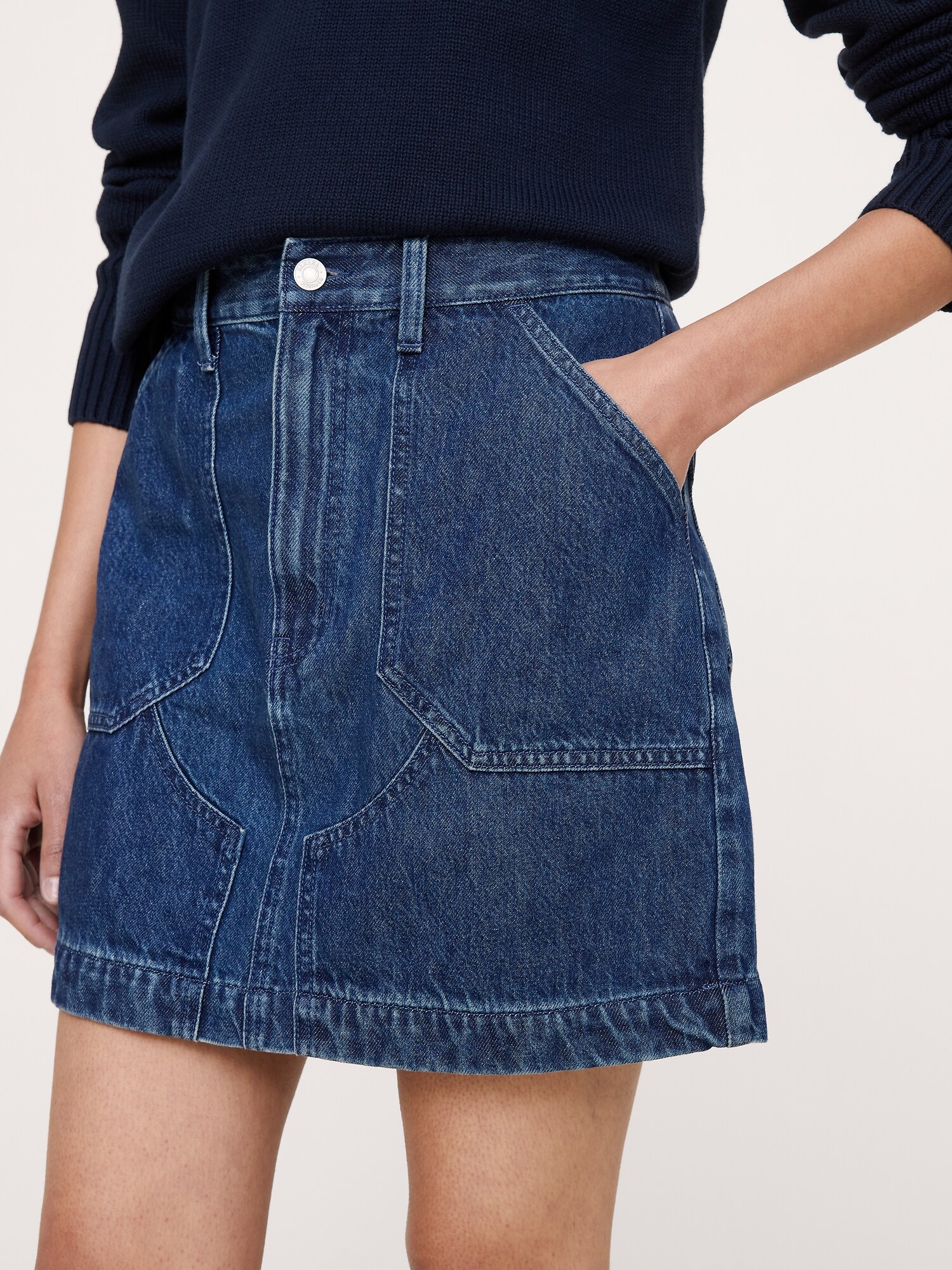 L'image numéro 3 présente Jupe courte en denim