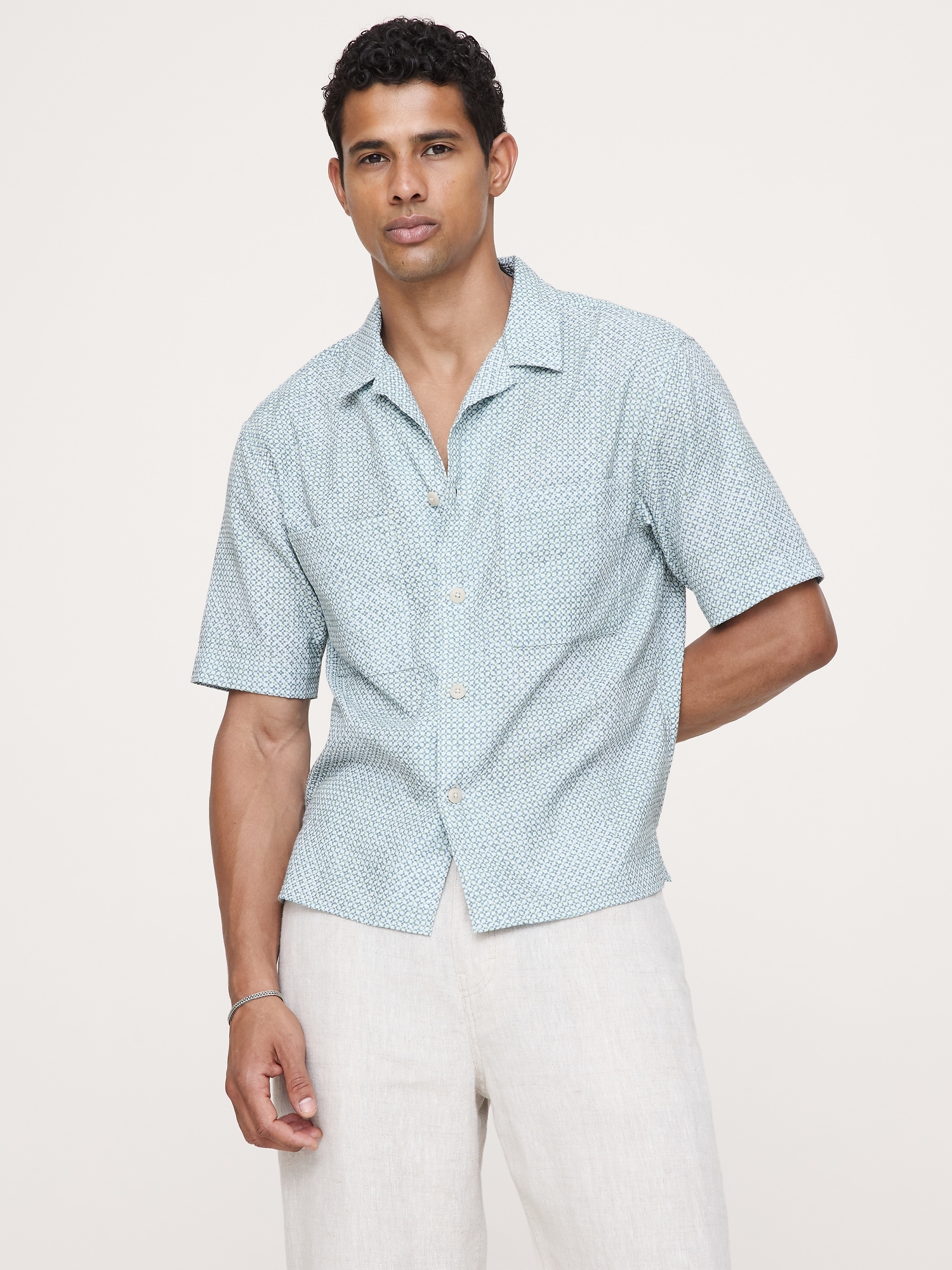 L'image numéro 1 présente Chemise de vacances décontractée en tissu gaufré