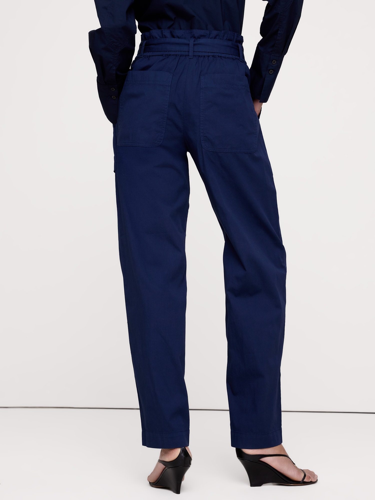 L'image numéro 2 présente Pantalon à taille froncée en coton indéchirable