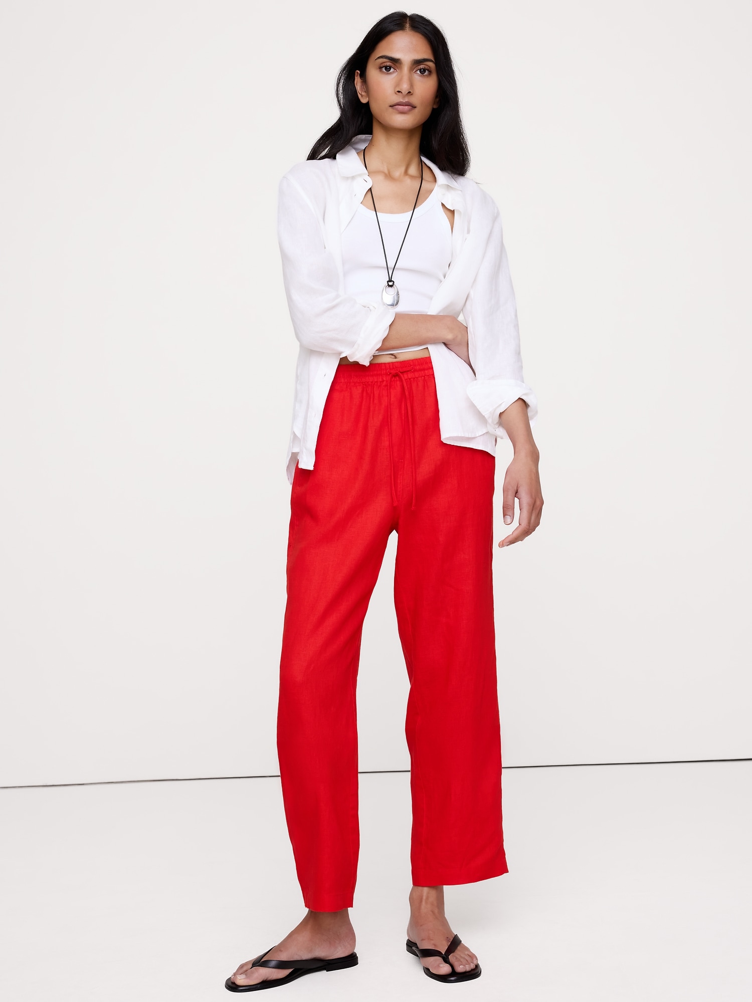 L'image numéro 5 présente Pantalon droit à taille extensible en lin Escapade