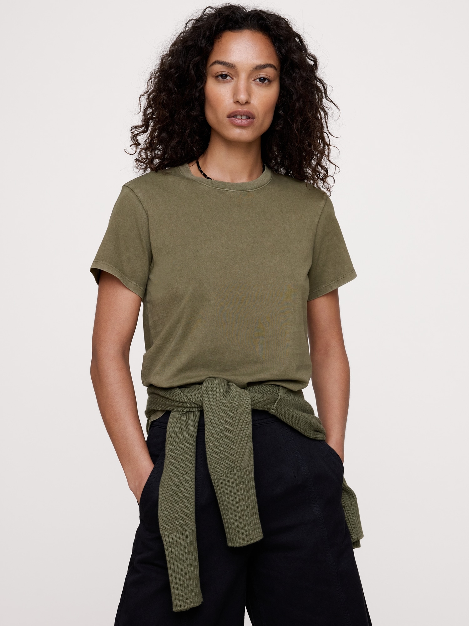L'image numéro 1 présente T-SHIRT RAS DU COU EN COTON RÉTRO