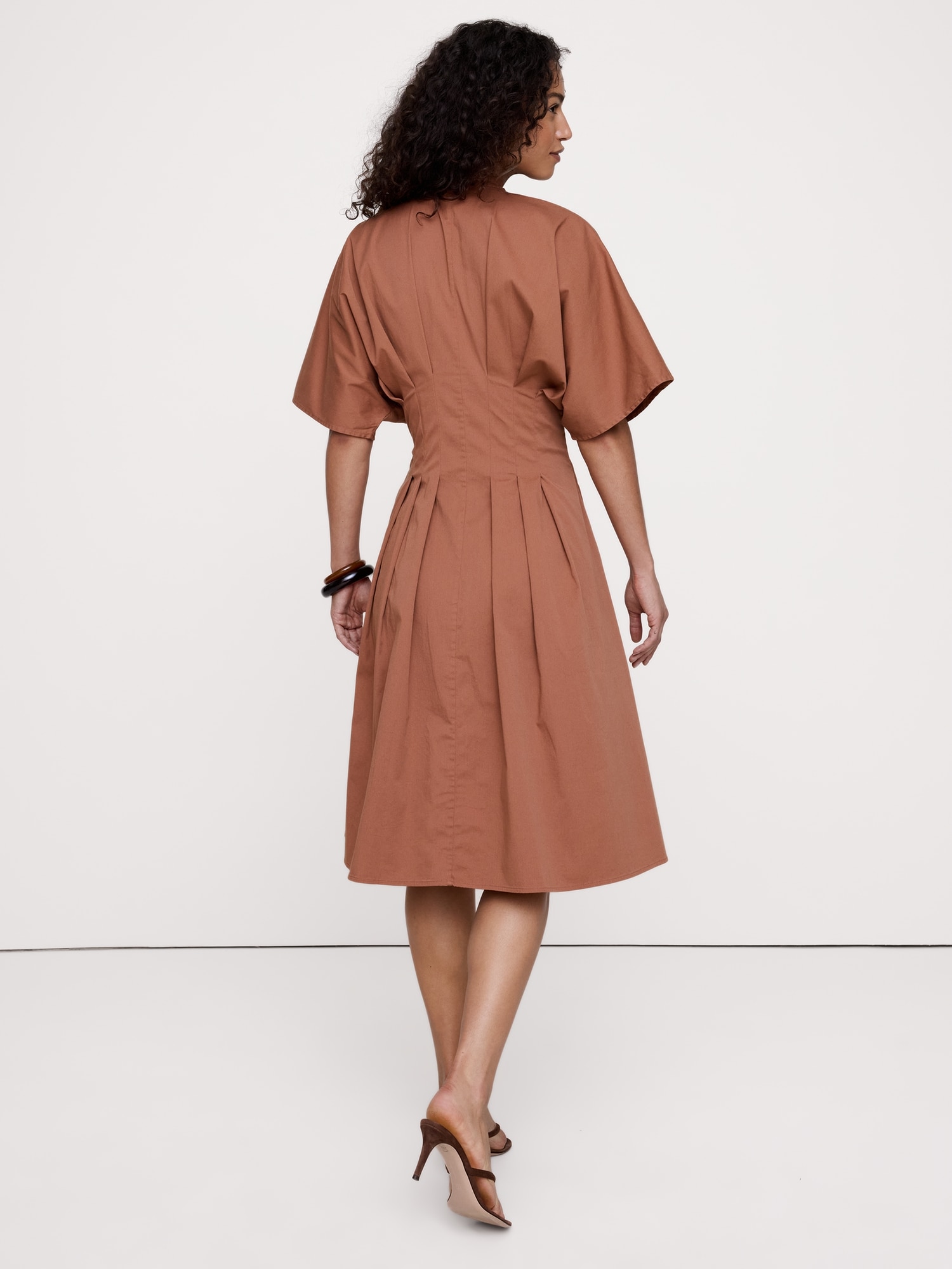 L'image numéro 3 présente Robe mi-longue à plis en coton extensible