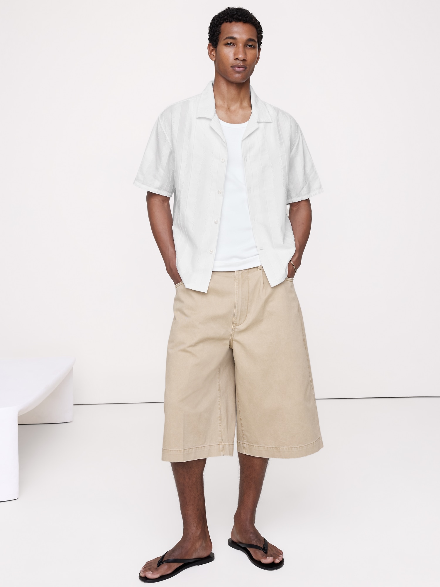 L'image numéro 3 présente Chemise de vacances décontractée en jacquard de coton et de lin