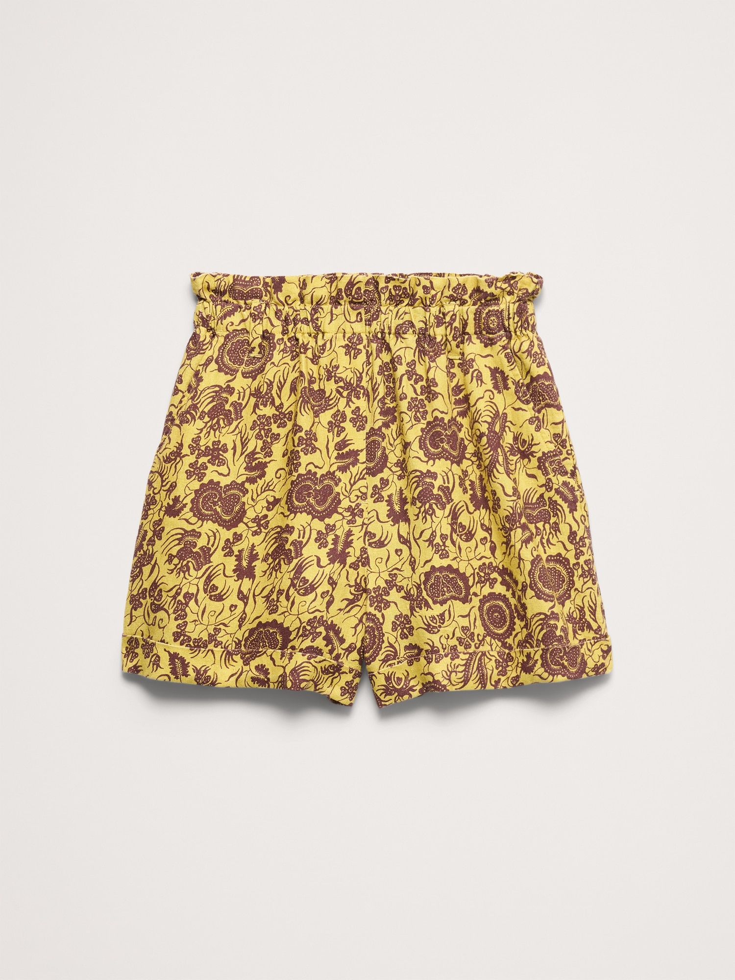 L'image numéro 4 présente Short en lin à taille froncée extensible de 9 cm