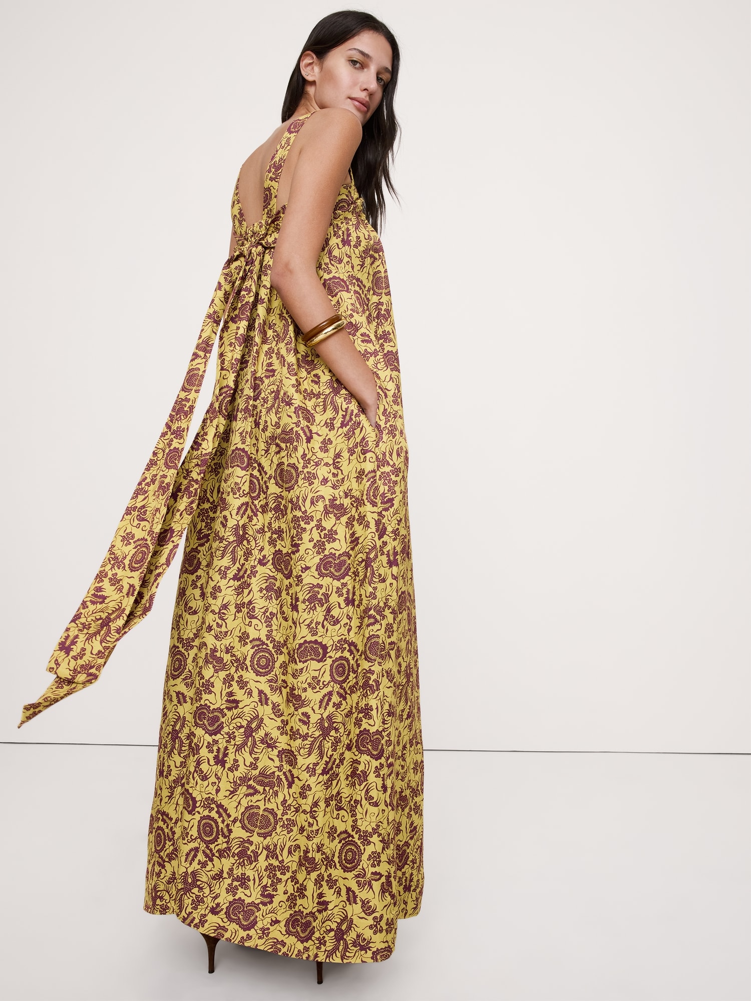 Image number 3 showing, Viscose-Linen Gathered Maxi Dress