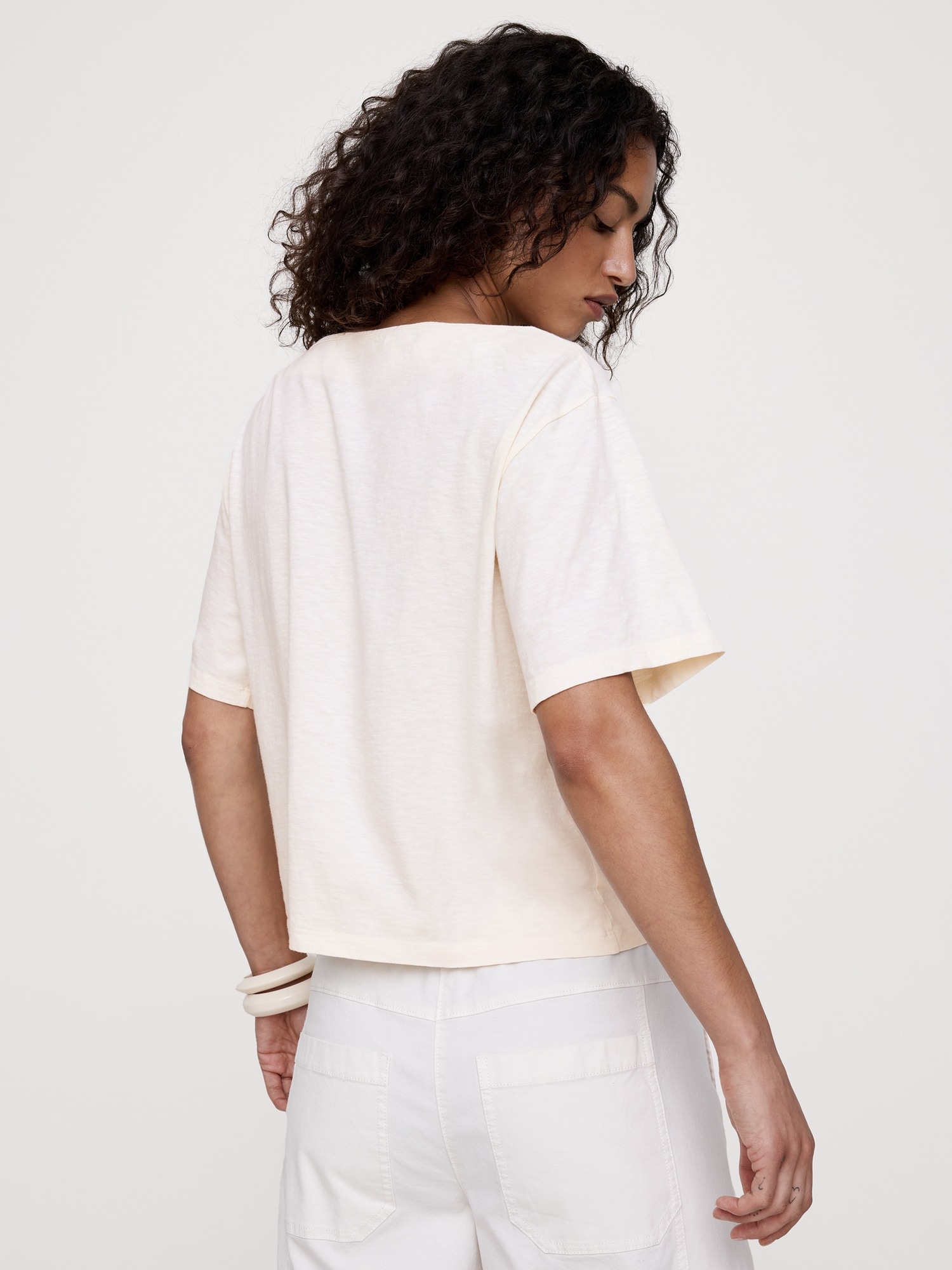L'image numéro 2 présente T-shirt à encolure bateau en coton flammé