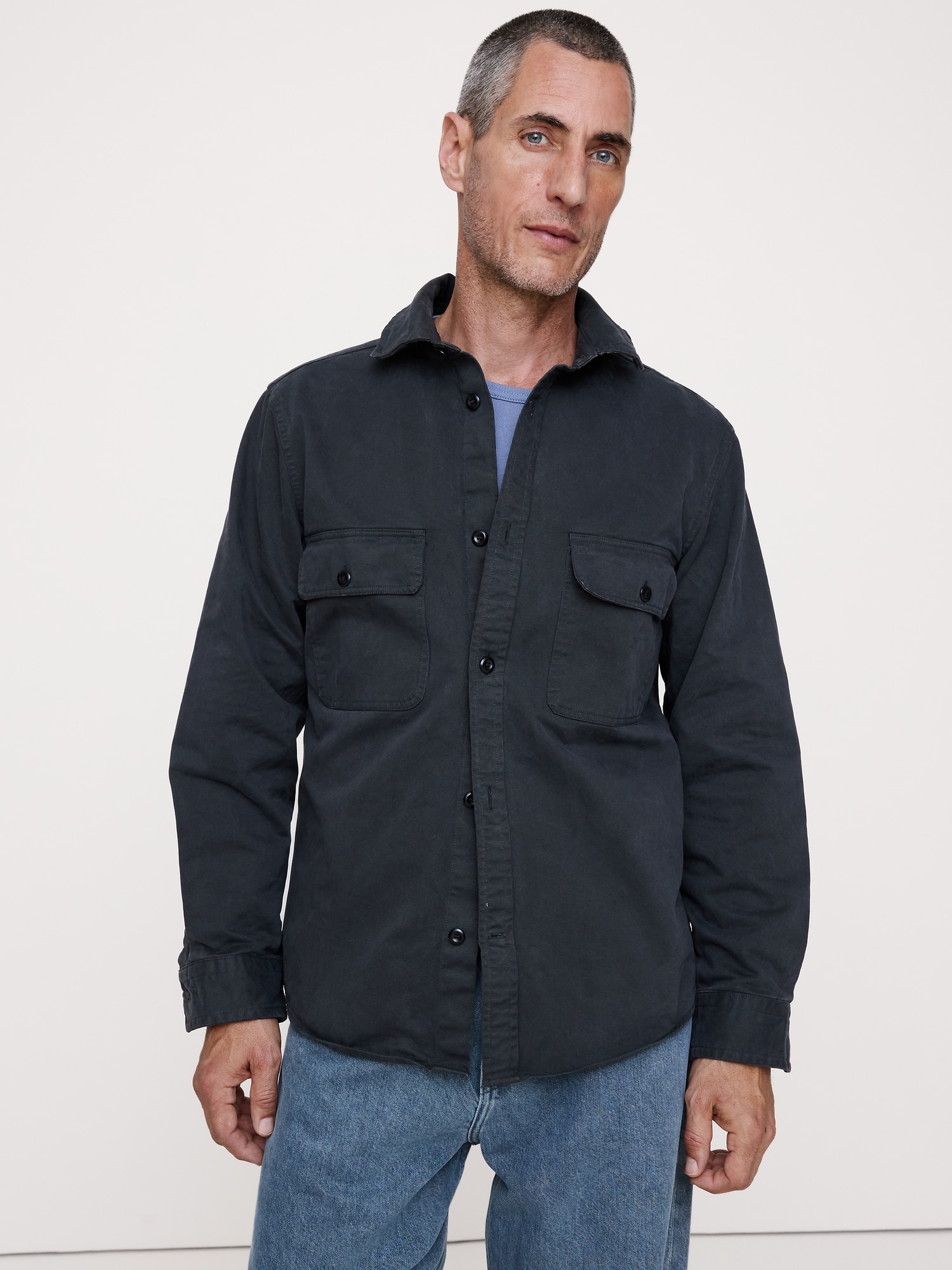 L'image numéro 4 présente Veste-chemise en sergé de coton
