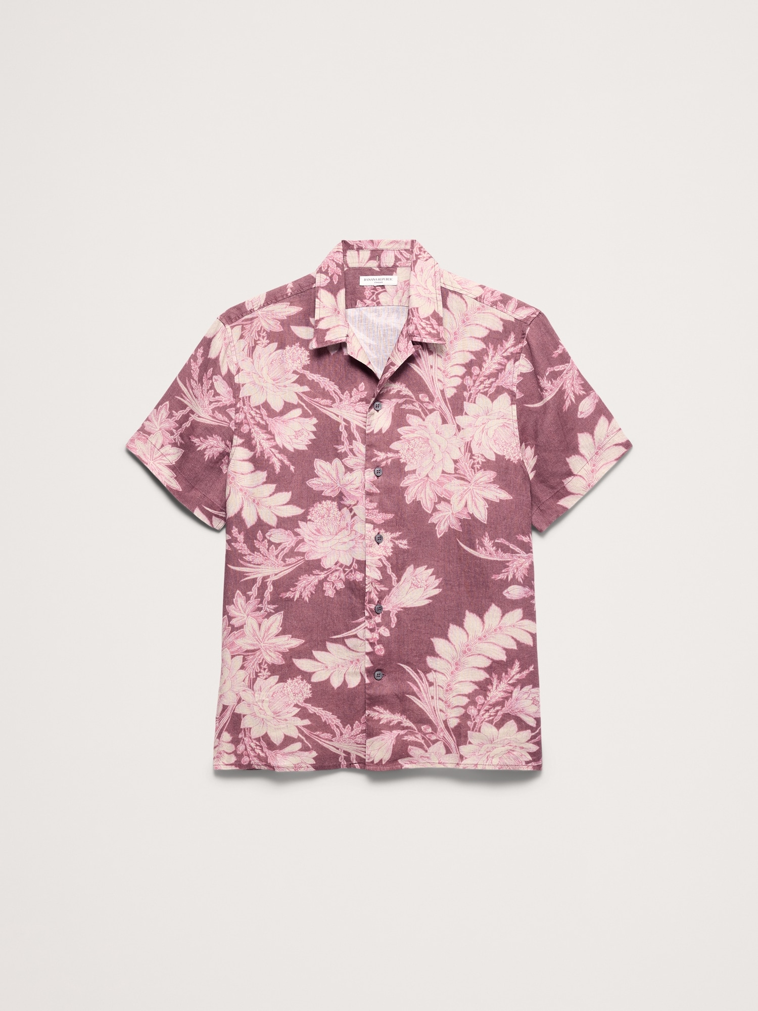 L'image numéro 4 présente Chemise de vacances classique en lin à motif floral à coupe standard