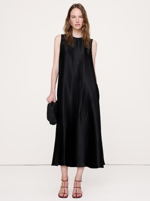 ROBE TRAPÈZE SANS MANCHES EN SATIN ITALIEN