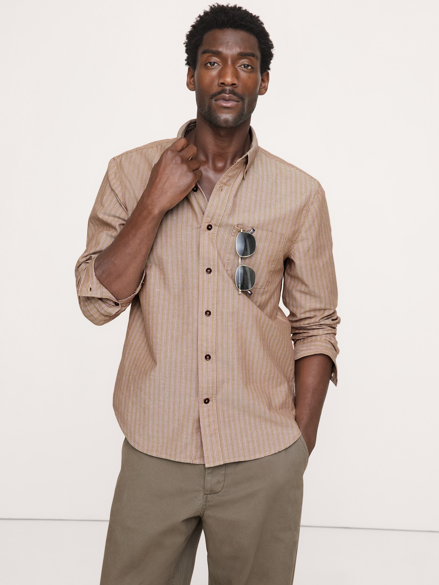 L'image numéro 1 présente Chemise Oxford de coton coupe standard