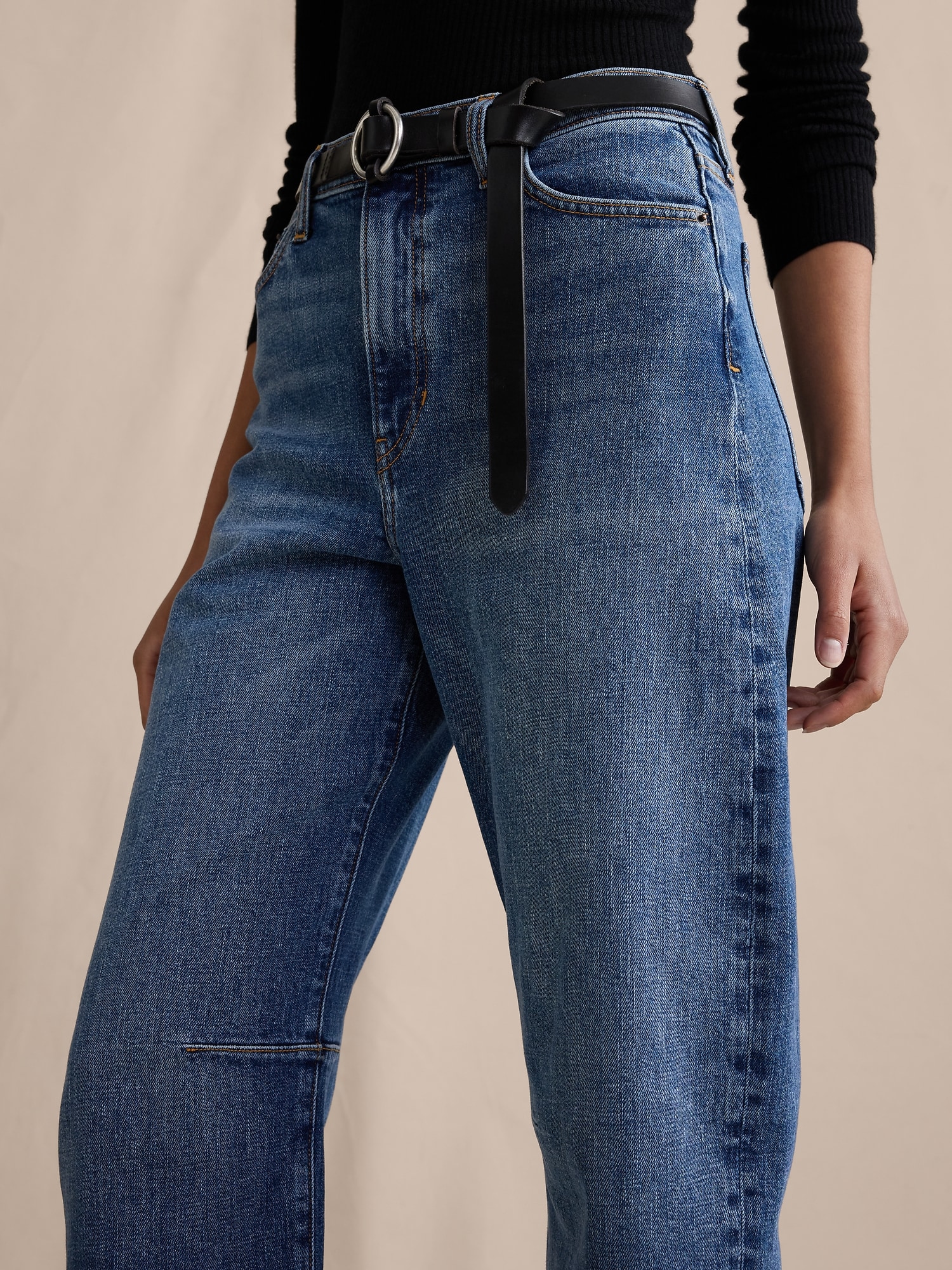 Image number 3 showing, Mid-Rise Barrel Crop Jean