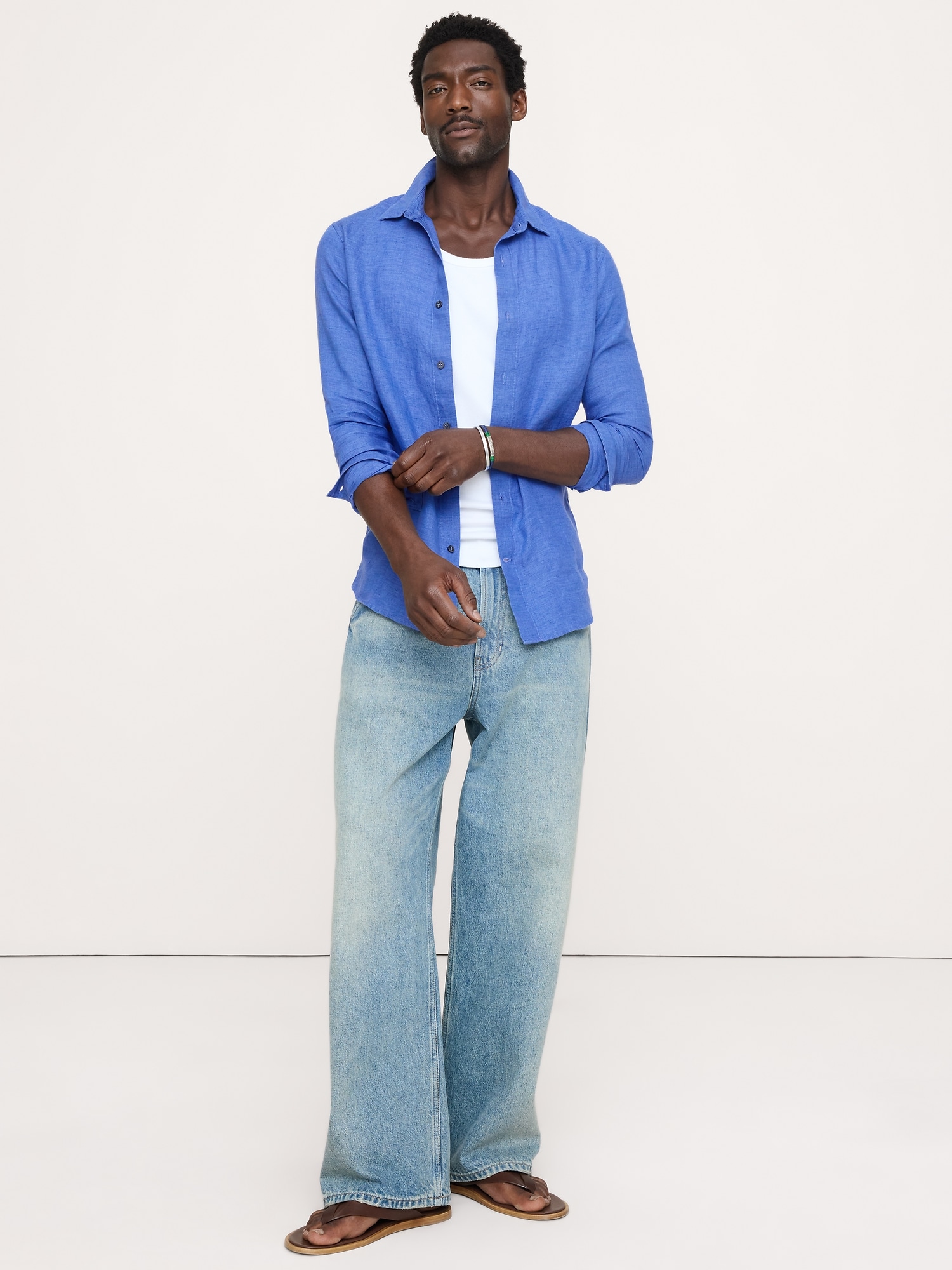 L'image numéro 1 présente Chemise ajustée en lin