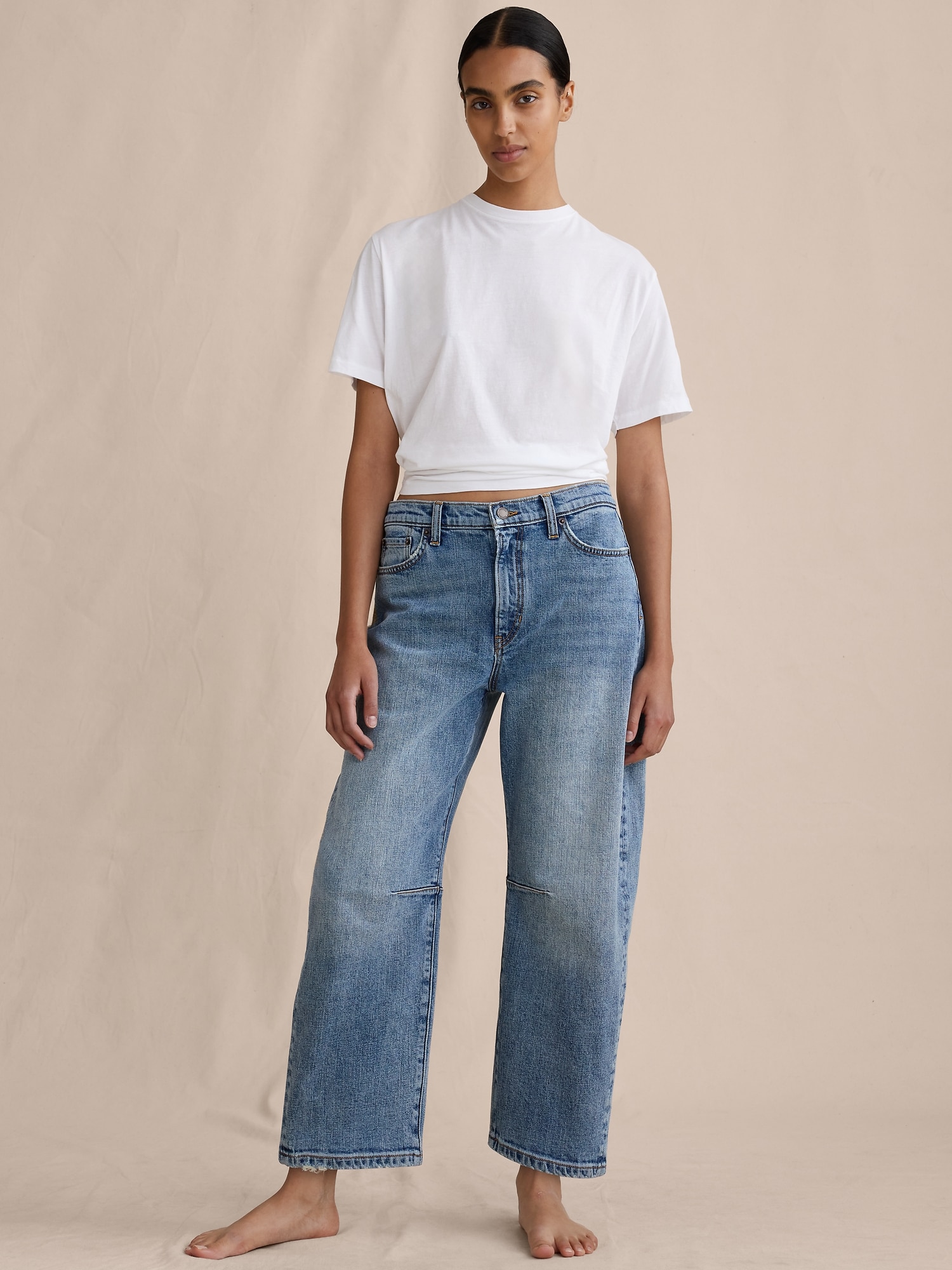 Image number 7 showing, Mid-Rise Barrel Crop Jean