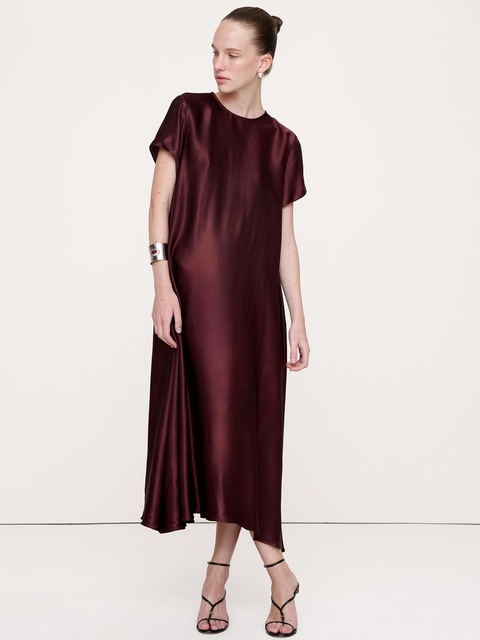 ROBE TRAPÈZE EN SATIN ITALIEN