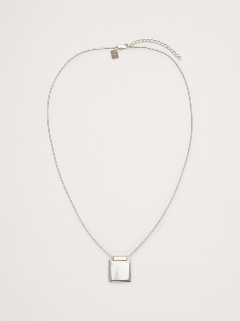 COLLIER À PENDENTIF CARRÉ