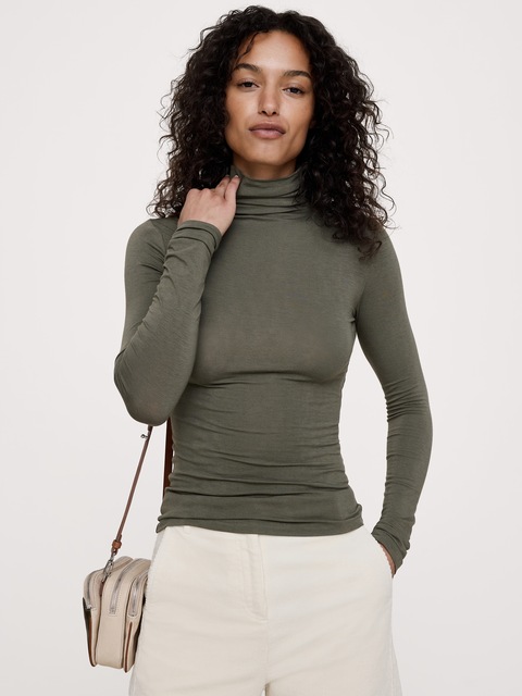 T-SHIRT À COL ROULÉ EN MÉLANGE DE LAINE LUXUEUX