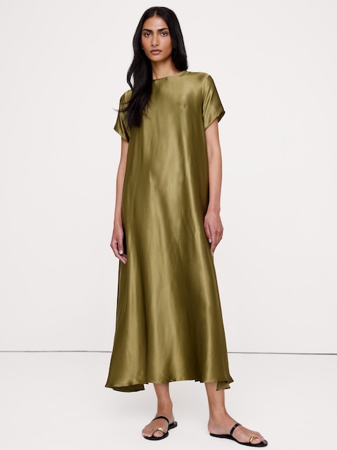 ROBE TRAPÈZE EN SATIN ITALIEN