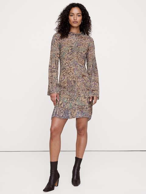 ROBE COURTE EN CRÊPE GEORGETTE À ENCOLURE À VOLANTS