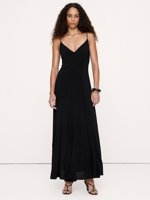 ROBE LONGUE À PANNEAUX EN CRÊPE GEORGETTE