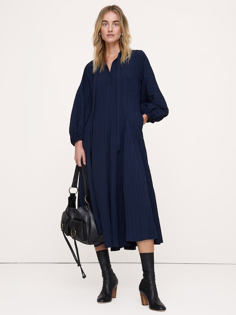 ROBE PAYSANNE EN JACQUARD À ENCOLURE À VOLANTS